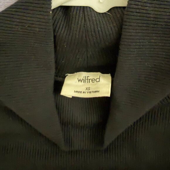 Aritzia Wilfred Moon Turtleneck Longsleeve Top in Black - Picture 3 of 5